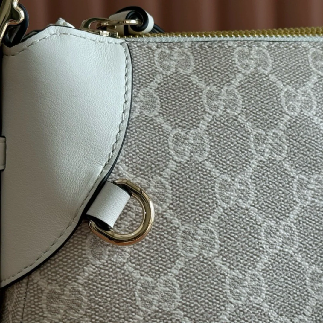 SMALL GG EMBLEM SHOULDER BAG