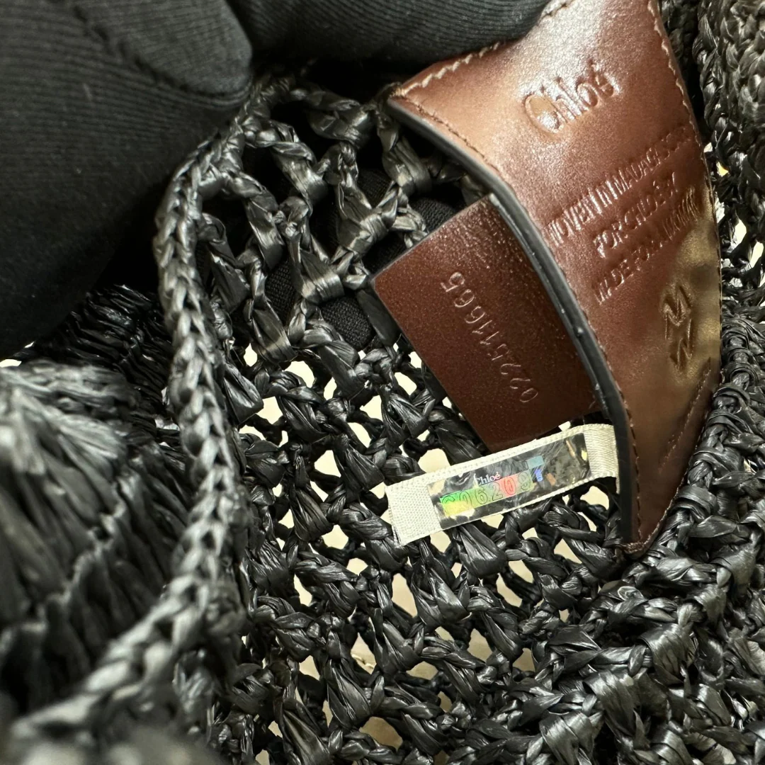 CHLOÉ SUMMER BANANA BAG IN RAFFIA